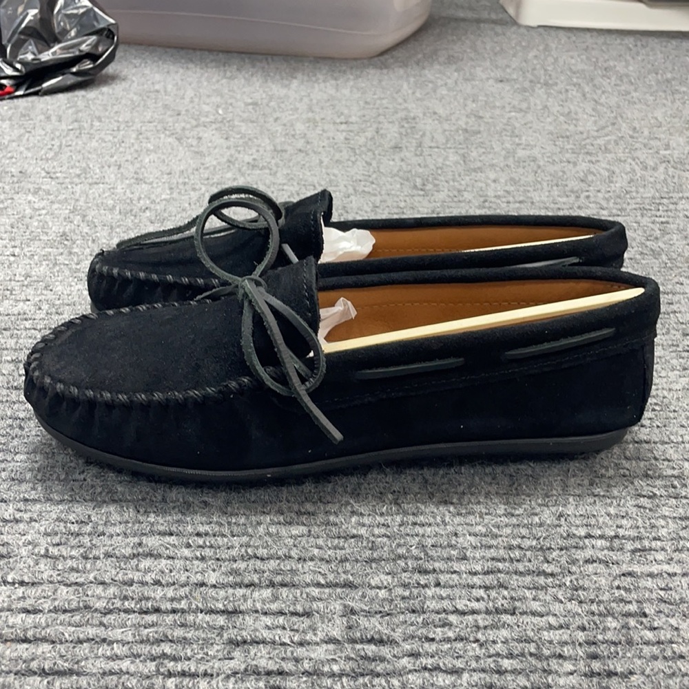 Minnetonka Men’s Black Moccasins (2918) - Picture 2 of 6